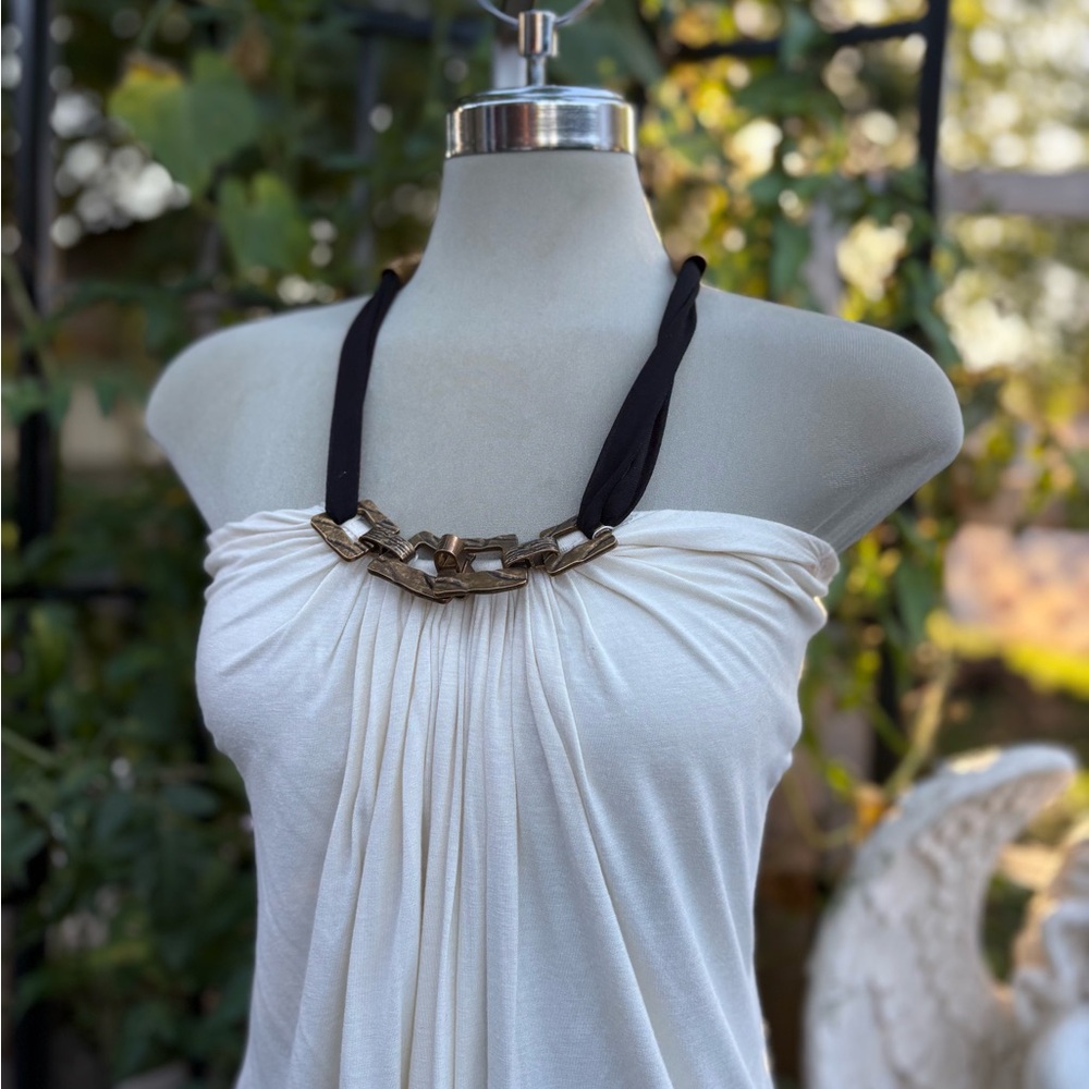 Chic White Blouse with Black Halter Straps - Picture 5 of 16